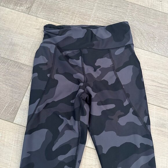 OLD NAVY ACTIVE POWERSOFT LEGGINGS SIZE LARGE 10/12 GIRLS CAMOFLAUGE - Picture 3 of 6